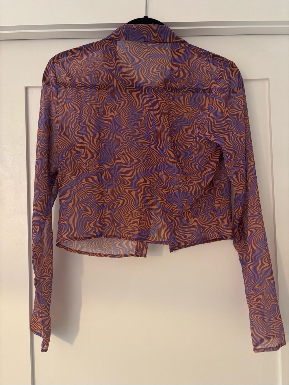 Pull&Bear Retro Swirl Sheer Mesh Cropped
Button Down - Picture 4 of 5